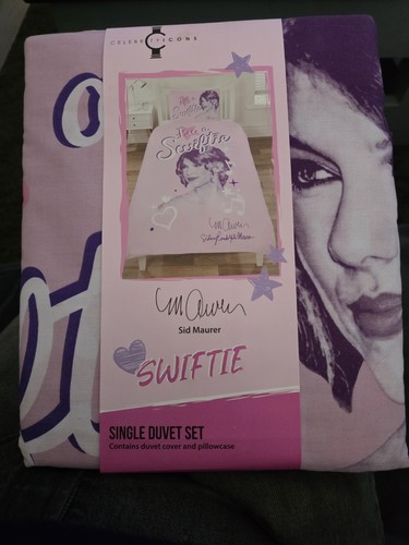 Taylor swift swiftie - taylor,