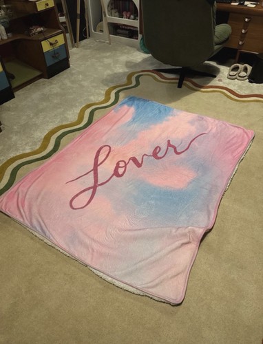Taylor swift official lover - taylor,