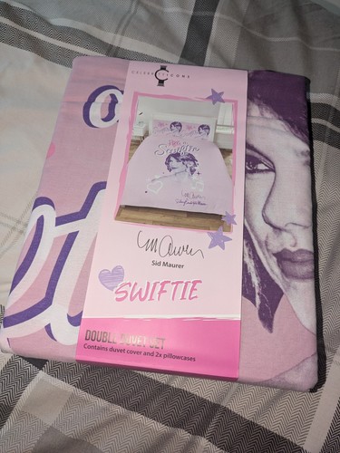 Taylor swift swiftie pink - swiftie,