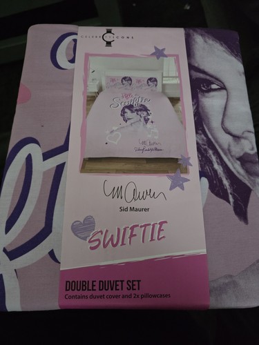 Taylor swift swiftie - taylor,